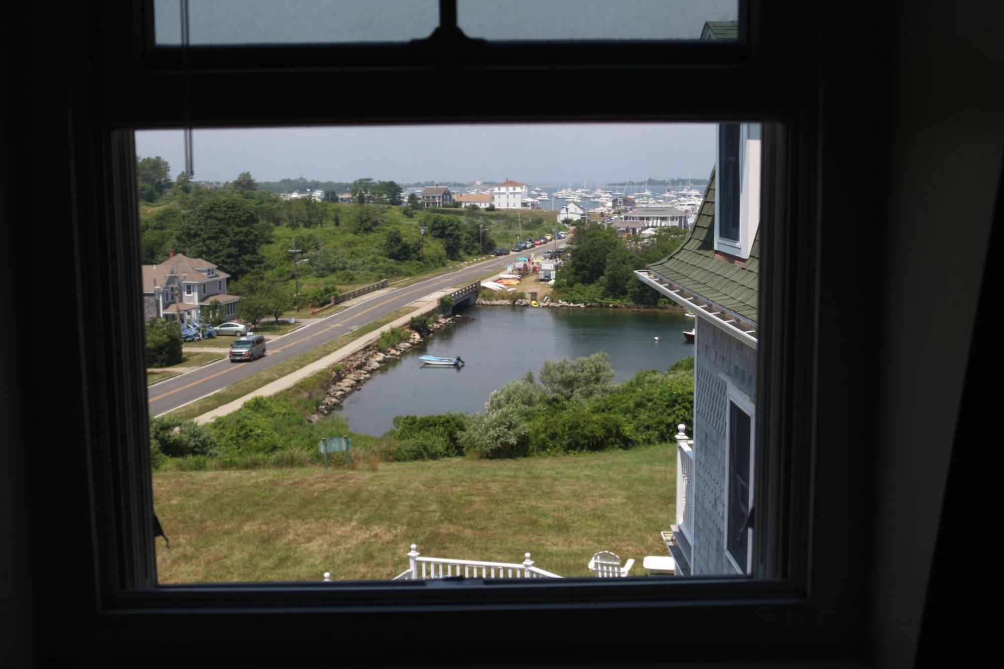 Payne'S Harbor View Inn New Shoreham Exterior photo
