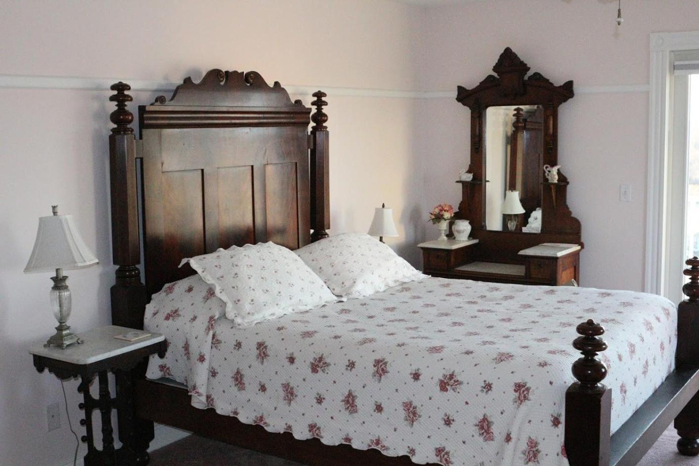 Payne'S Harbor View Inn New Shoreham Room photo